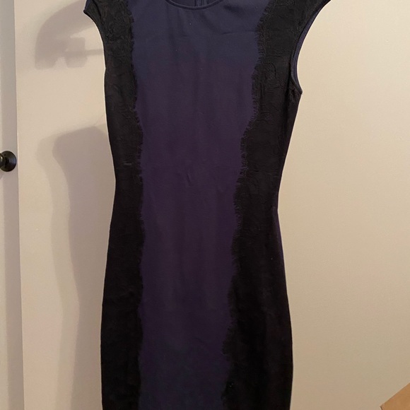 Bar III Small navy blue dress with lace detail - Picture 2 of 7